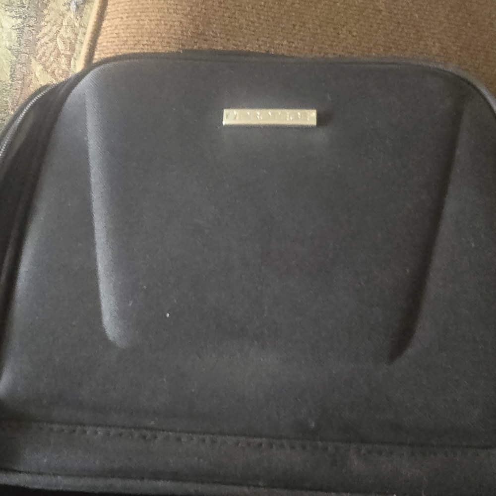 Protege Black Mini Bag Toiletries